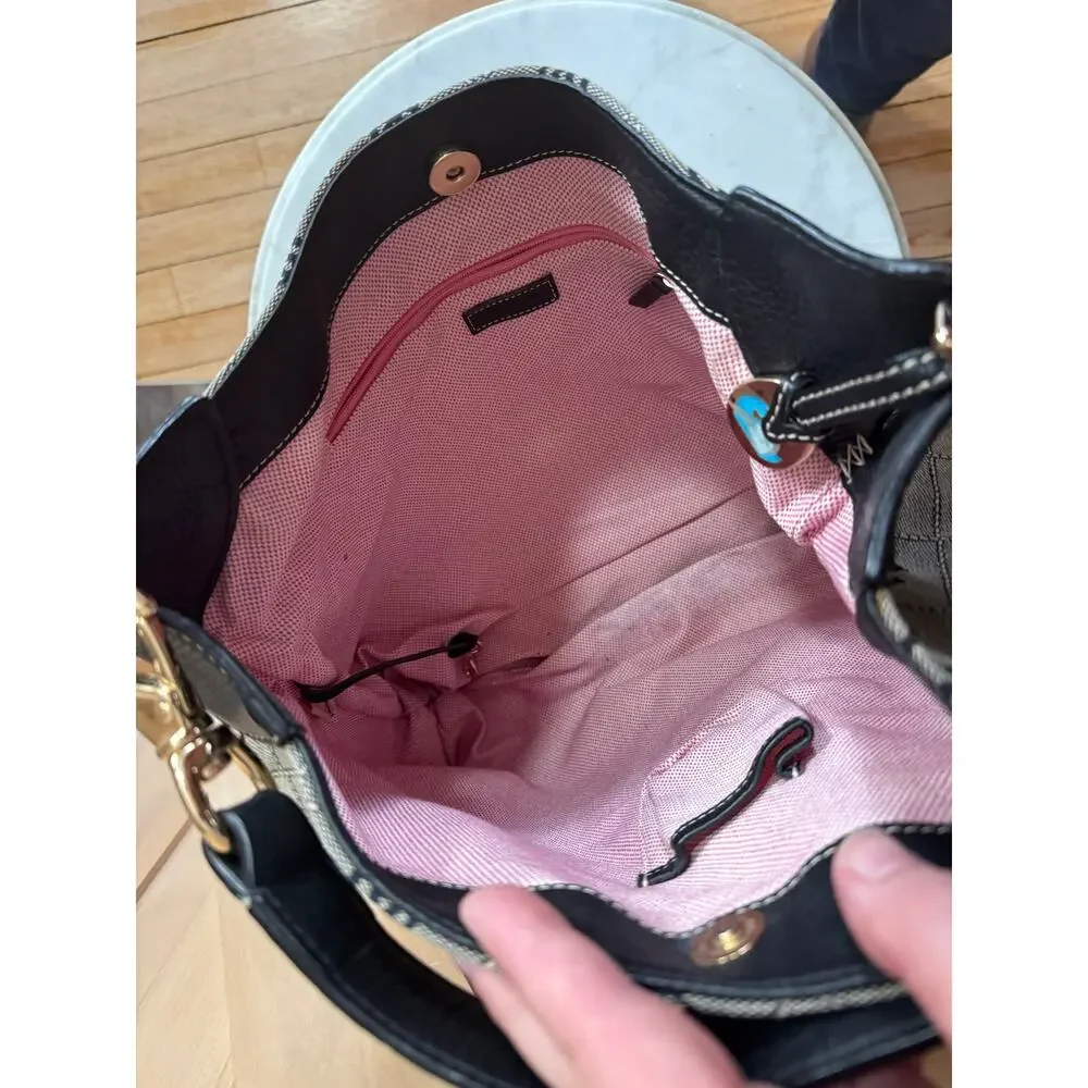 Dooney & Bourke | Signature Large Shoulder Tote Bag in Black - Picture 8 of 13